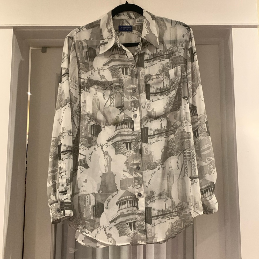 Liz Claiborne New York City landmarks blouse . Size medium, 100 polyester